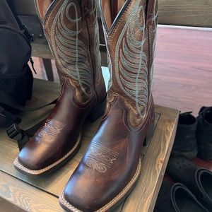 Ariat Tombstone boots